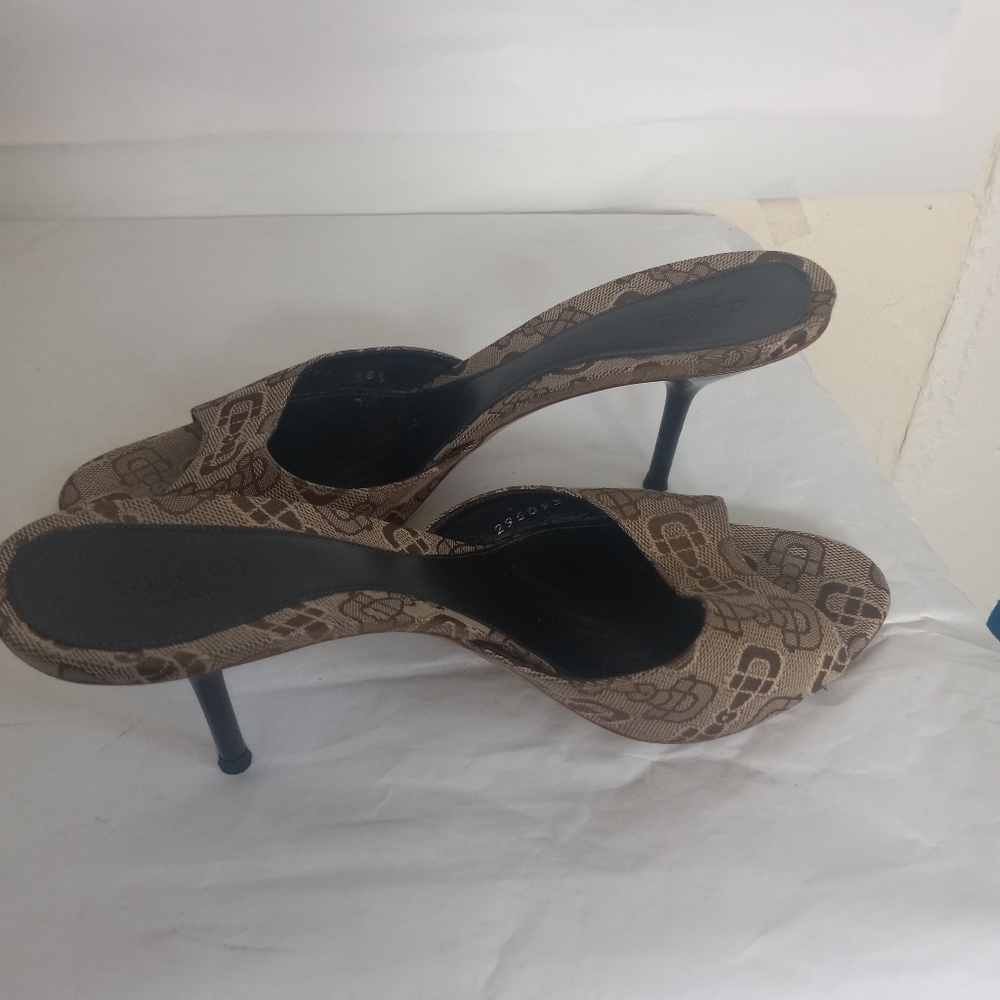 Gucci monogram chain heels size 38.5 - Picture 11 of 16